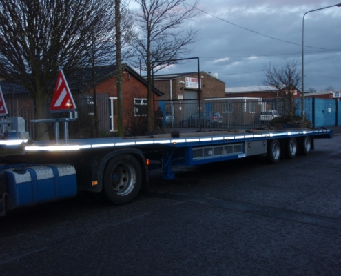 Tri-axle Sloping Caravan Trailer